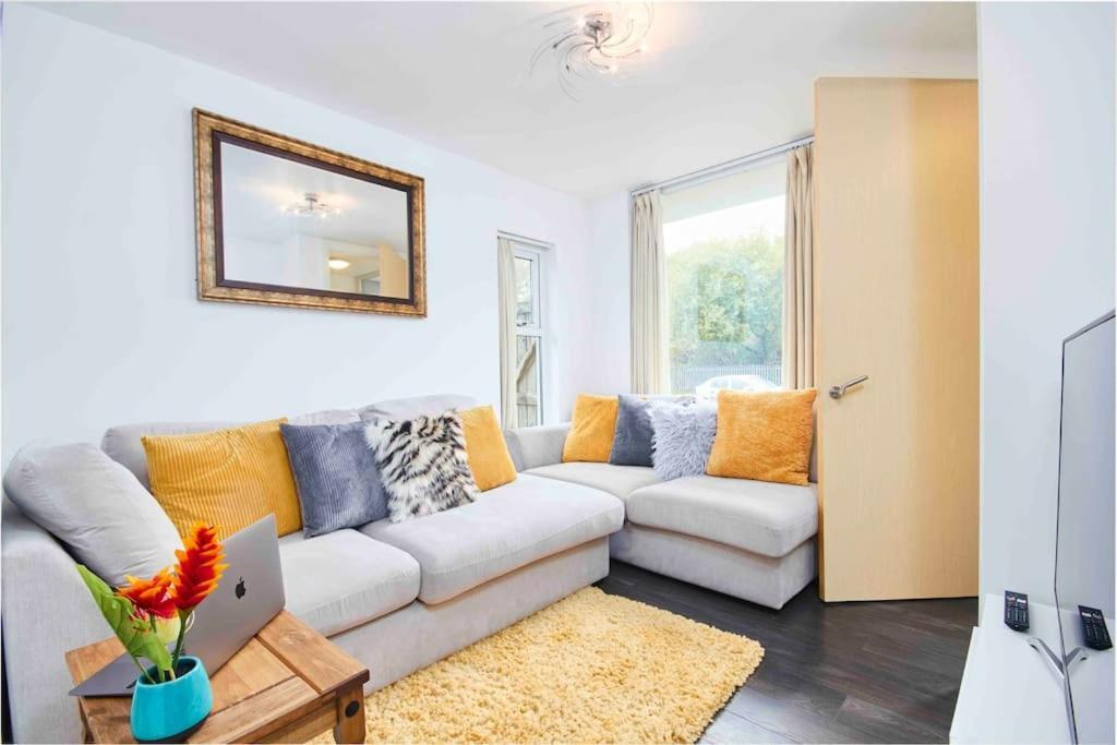 Dellehomes- Free Parking, Wfh, Family-Friendly Manchester Exteriér fotografie
